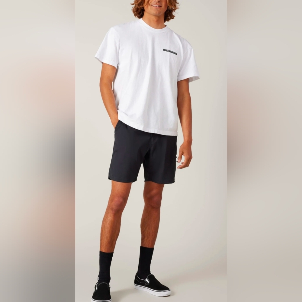 686 Everywhere Featherlight Black Chino Shorts Size 30x8 - Picture 2 of 12